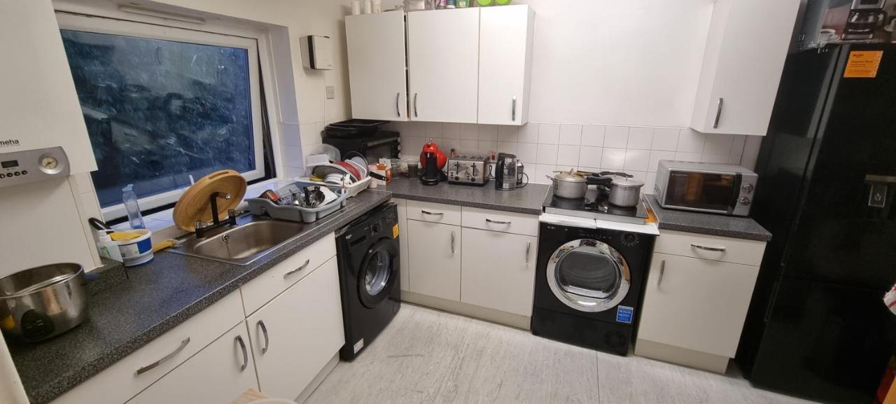 Spacious Room With Kichenet Rotherham Exterior foto